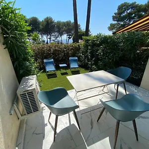 Appartement Face Et Port Santa Lucia Climatise Et Wifi, Saint-Raphaël